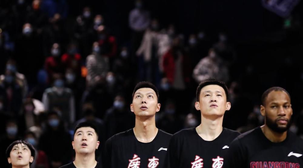 而且，安邦大厦坐落在曼哈顿的正中央，是整个纽约，甚至整个美国最繁华的地带，再加上911事件之后，美国警方以及国家安全部门对纽约摩天大楼的安全非常重视，所以绝对没谁敢在这种地方，堂而皇之的对安邦大厦发动猛攻。
